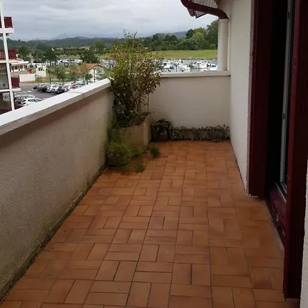 Port Nivelle Ibaian